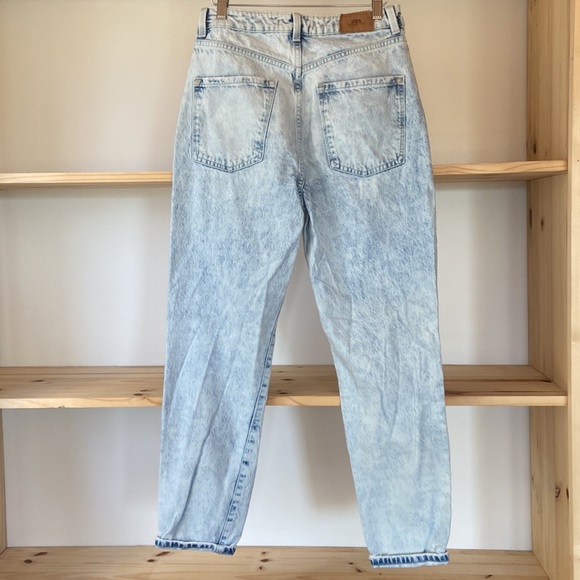 Zara High-Waisted Ripped Stone Washed Jeans - Picture 3 of 4